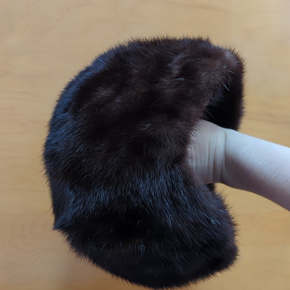 Yvette Brillon Fur Hat - Picture 5 of 5
